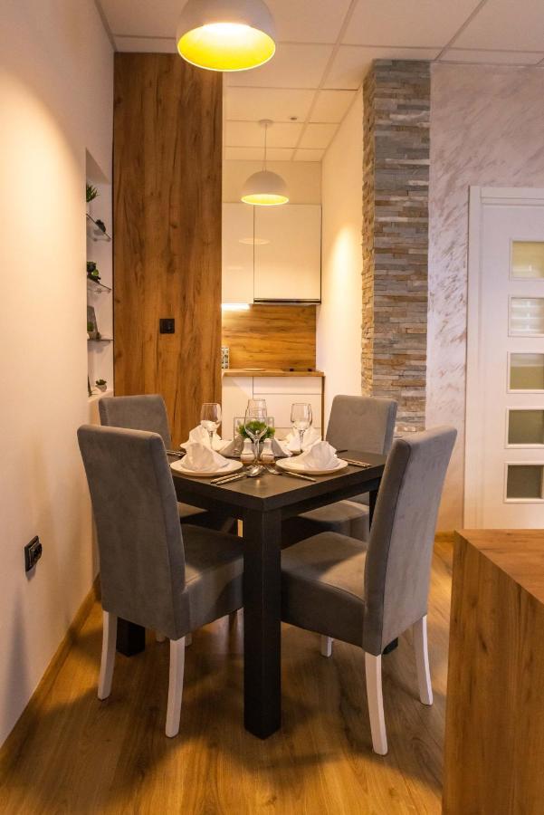 Rubikon Free Parking Apartmani Dusanovac Buitenkant foto