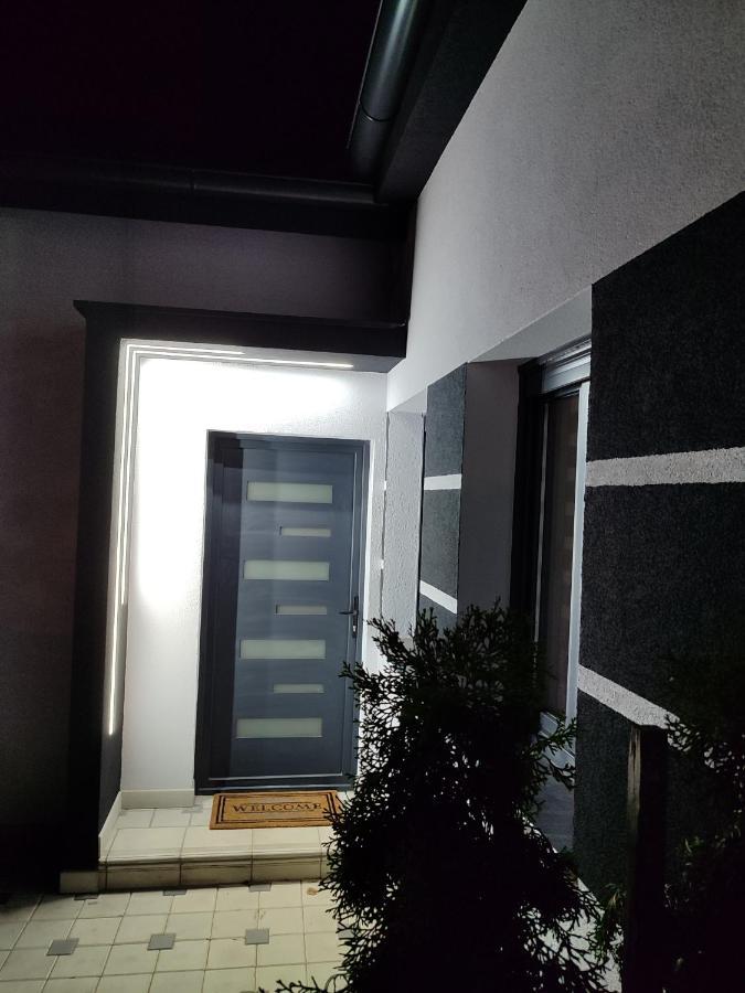 Rubikon Free Parking Apartmani Dusanovac Buitenkant foto